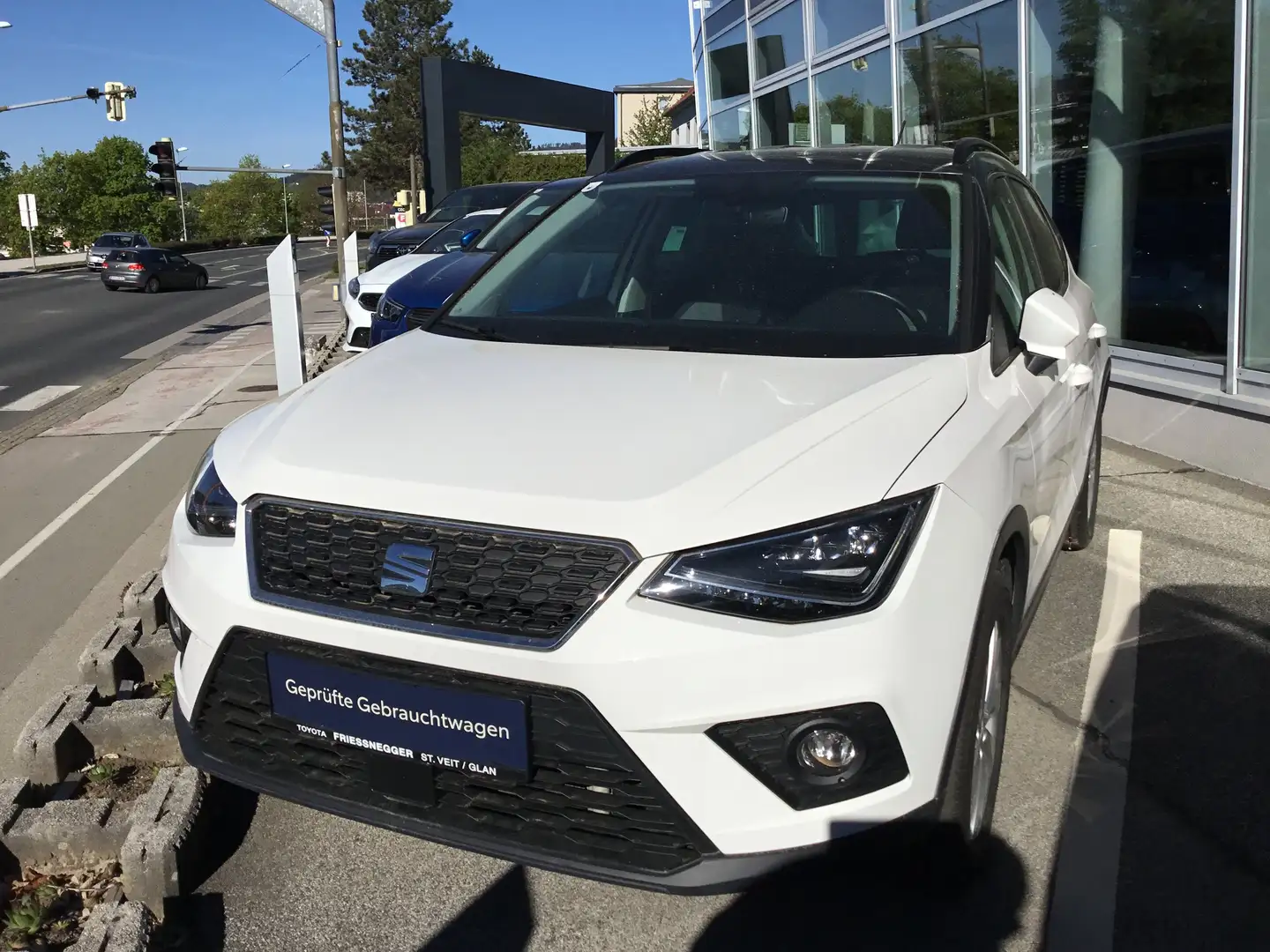 SEAT Arona 1,6 TDI Style Weiß - 1
