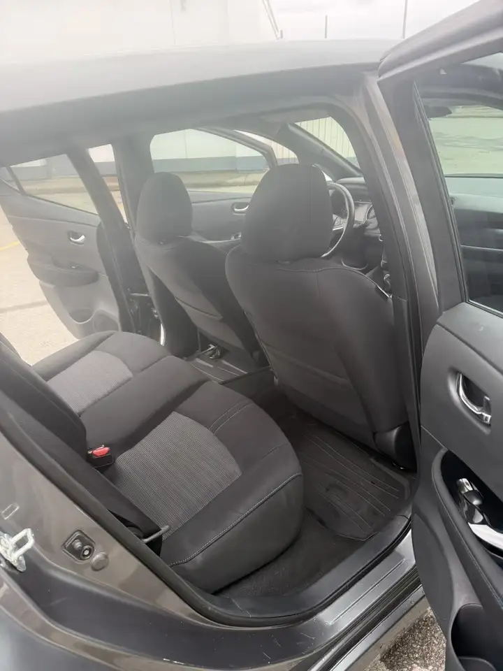 Nissan Leaf снимка Nissan Leaf