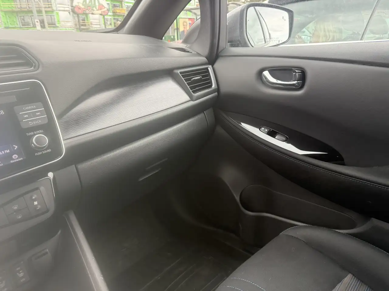 Nissan Leaf снимка Nissan Leaf