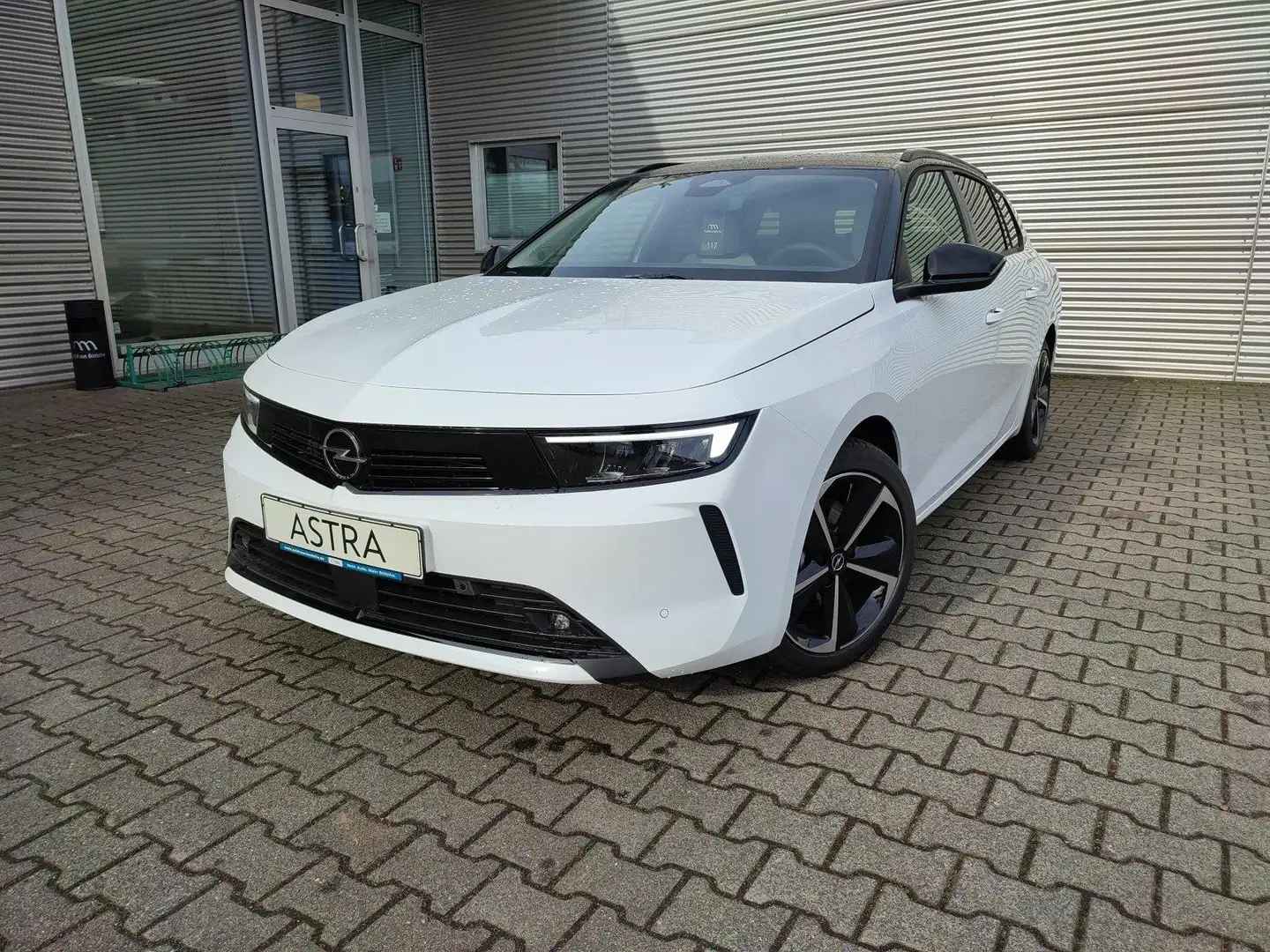 Opel Astra ST 1.2 Elegance Weiß - 2