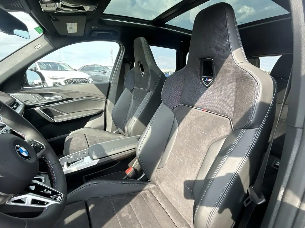 BMW X1 снимка BMW X1