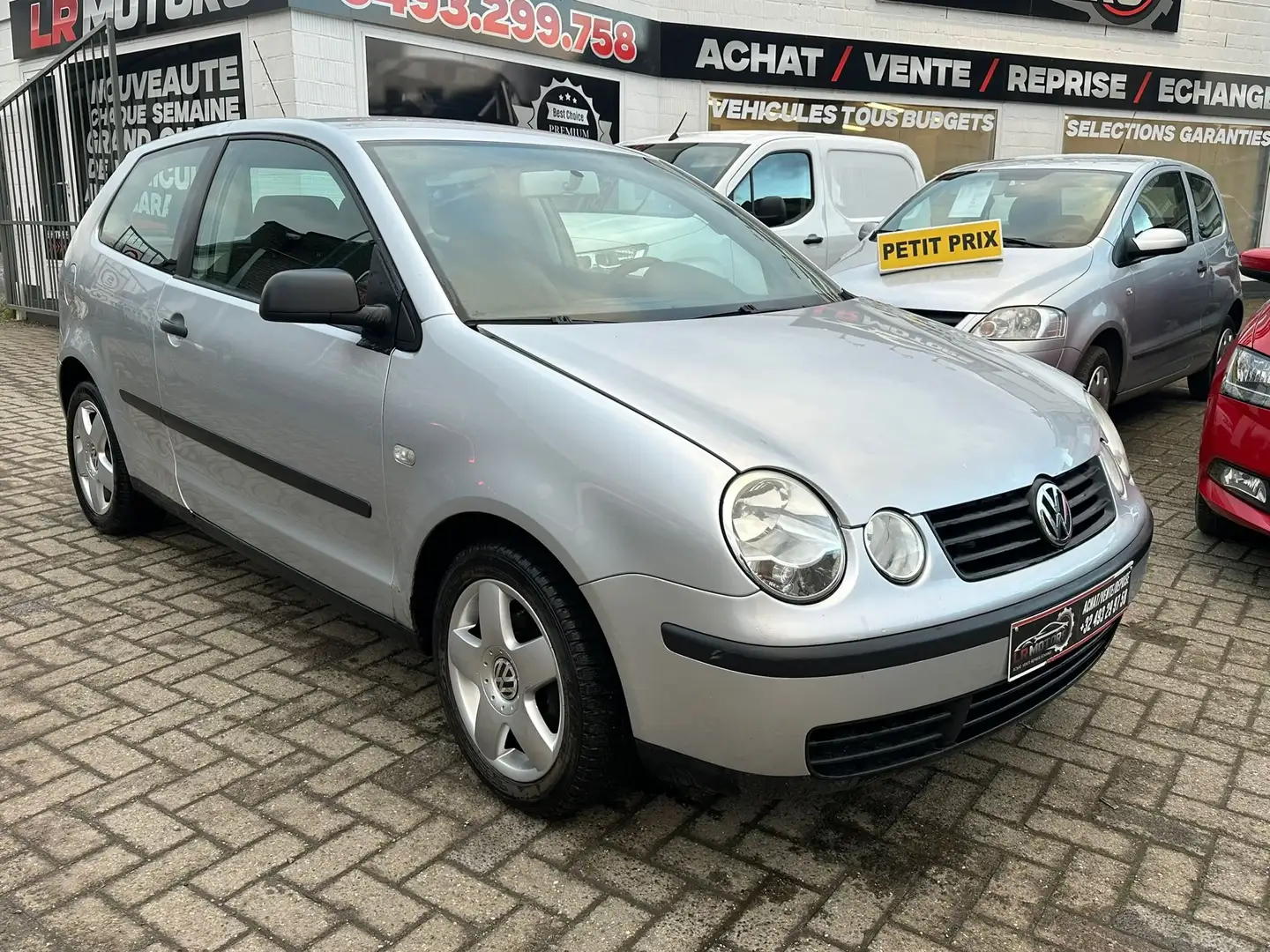 Volkswagen Polo 1.2i 12v Comfortline disponible immédiatement Gris - 1