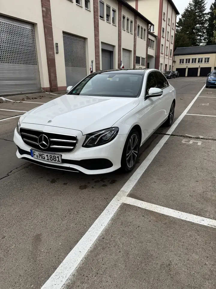 Mercedes-Benz E 200