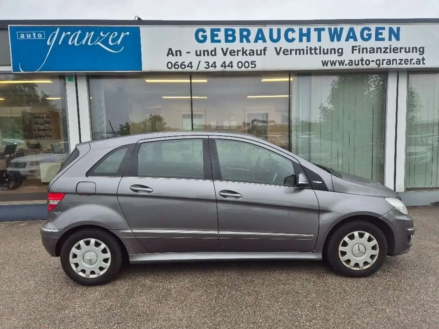 Mercedes-Benz B 160 BlueEfficiency Grau - 1