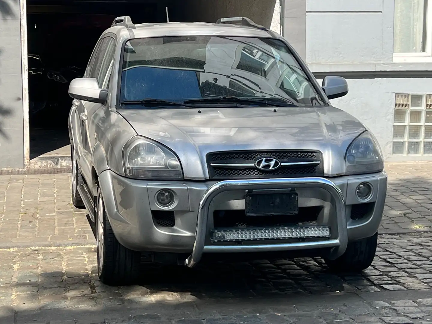 Hyundai TUCSON 2.0i 16v 4WD GLi Gris - 2