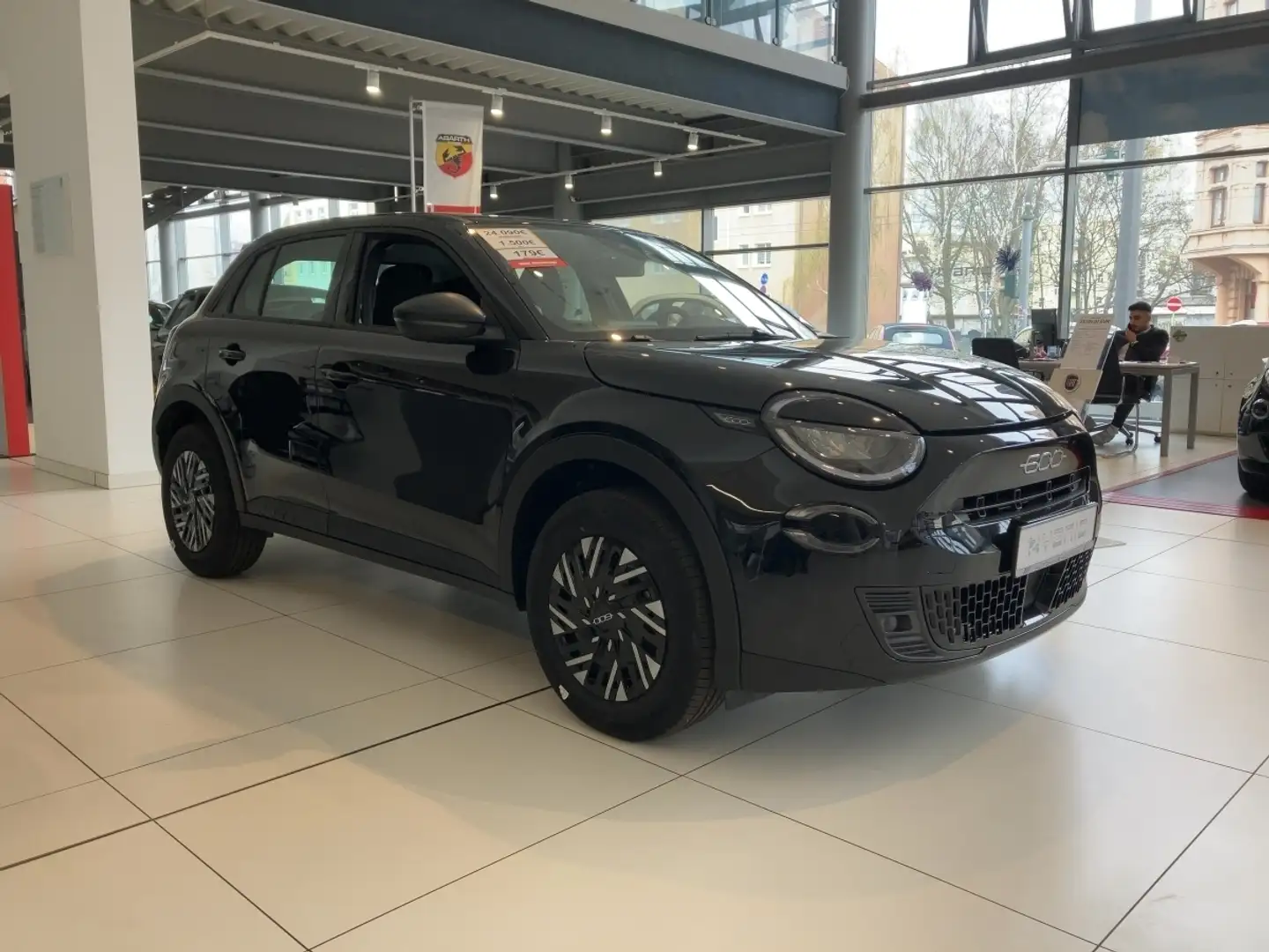 Fiat 600 Hybrid 1.2 100PS Automatik Schwarz - 2