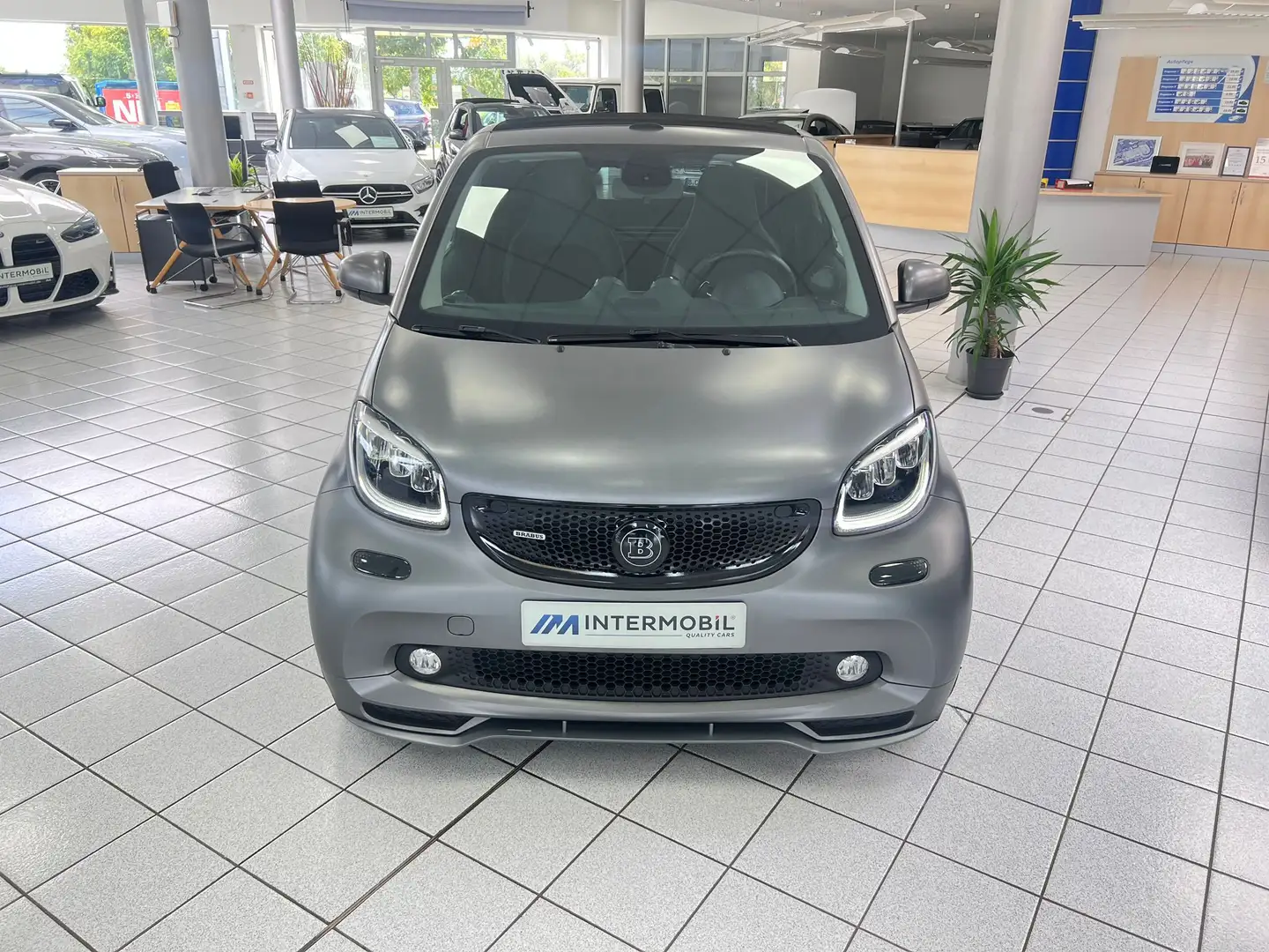 smart forTwo BRABUS Cabrio Xclusive LEDER*JBL*KAM*LED* Gris - 2