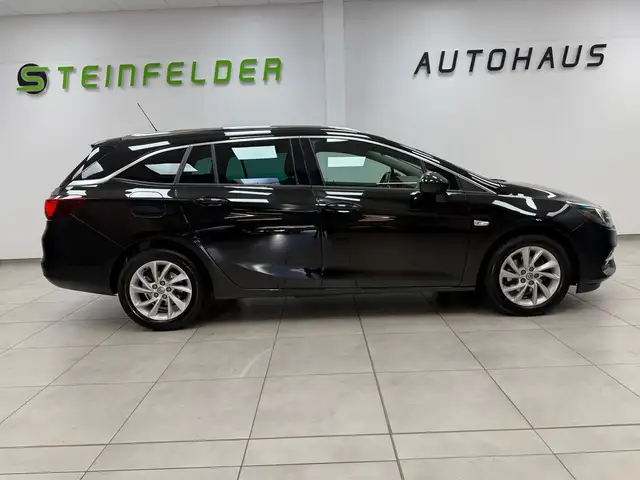 Opel Astra view 8