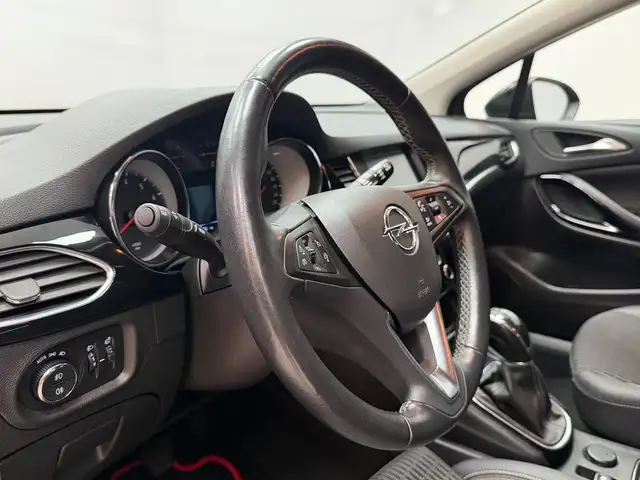 Opel Astra view 9