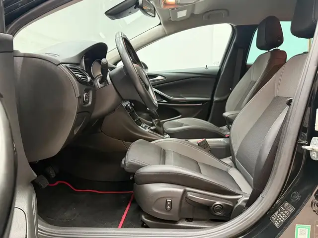 Opel Astra view 14