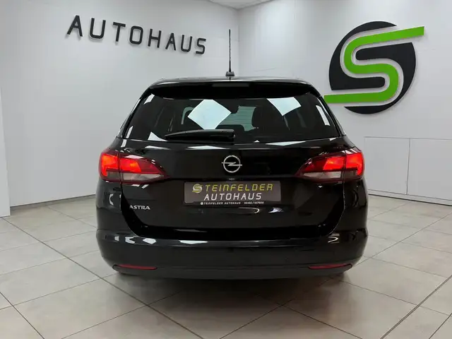 Opel Astra view 6