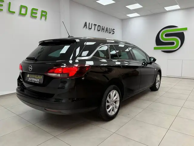 Opel Astra view 7