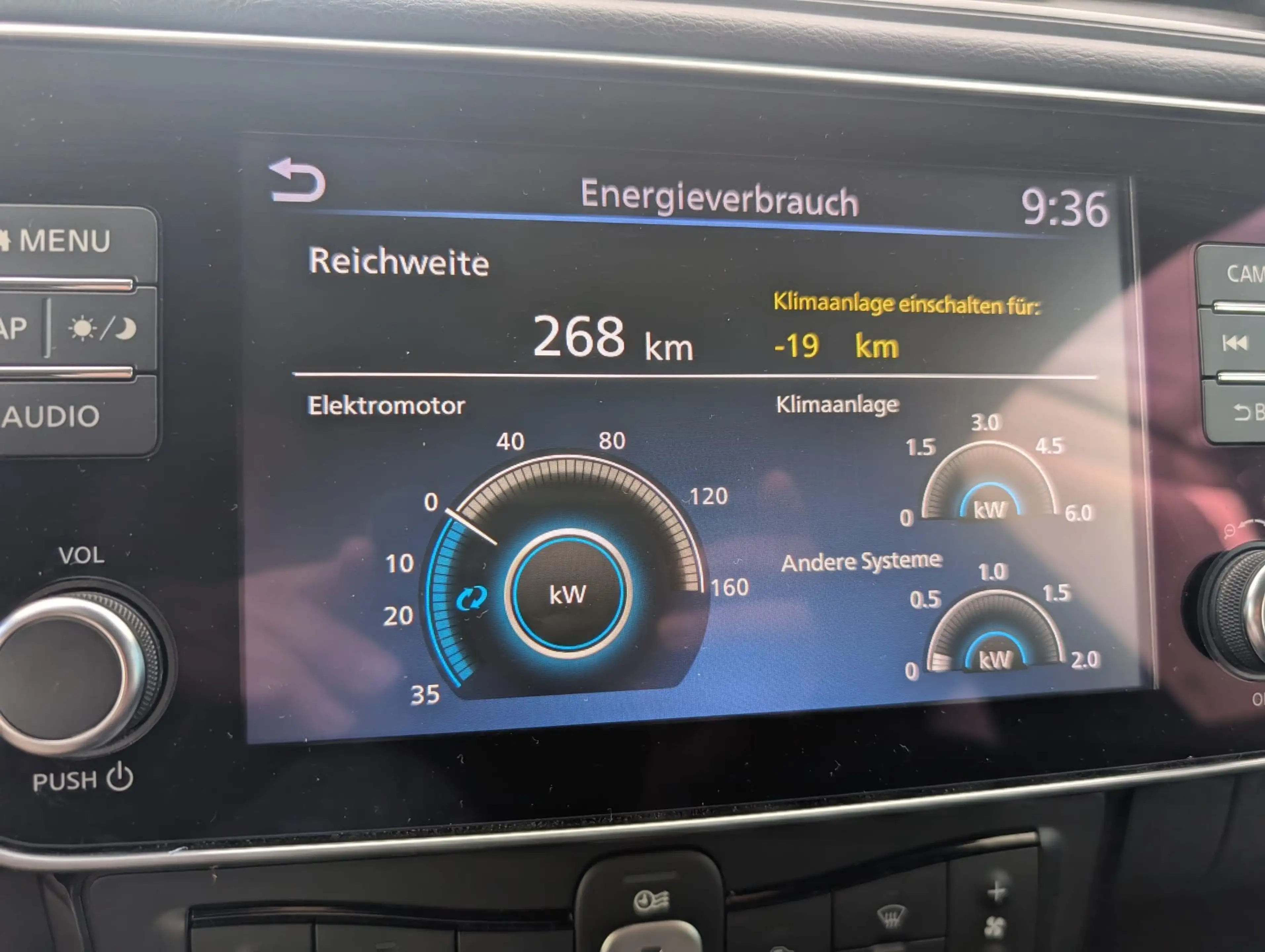 Nissan Leaf LeaN-Connecta+Tech Pack+Winter Pack-96% SOH — photo 15