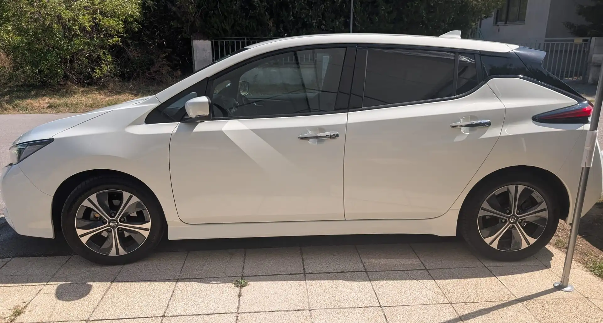 Nissan Leaf N-Connecta+Tech Pack+Winter Pack-95% SOH Weiß - 2
