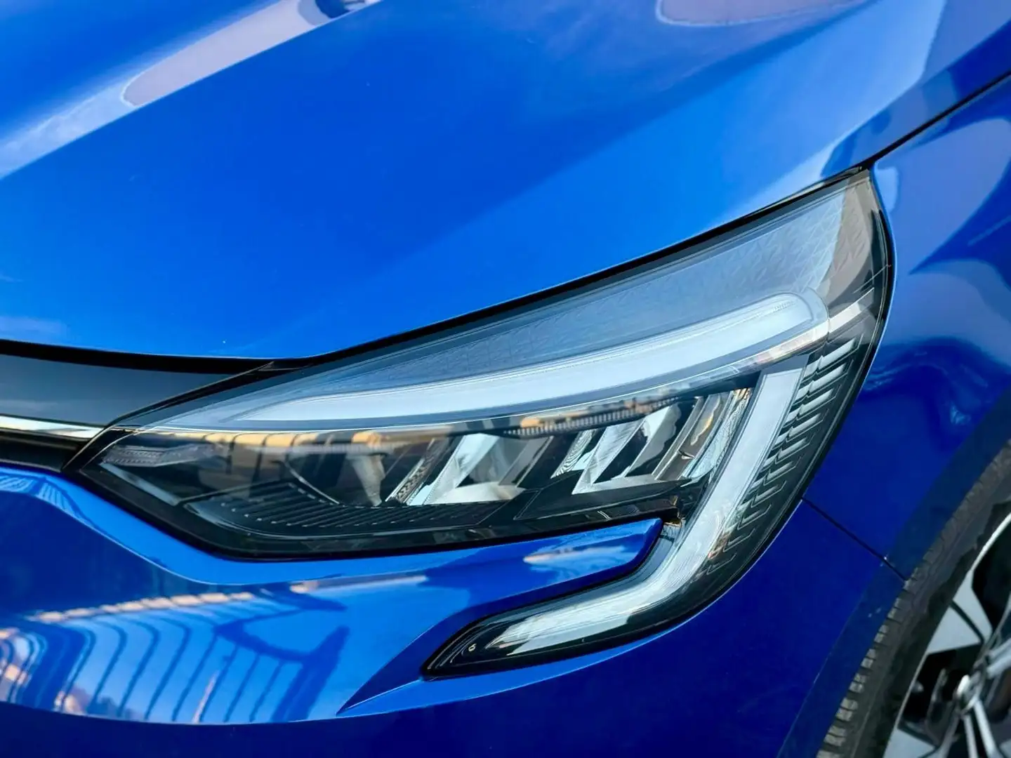 Renault Clio 0.9 TCe GPS PHARES LED CAPTEURS JANTES Blauw - 2