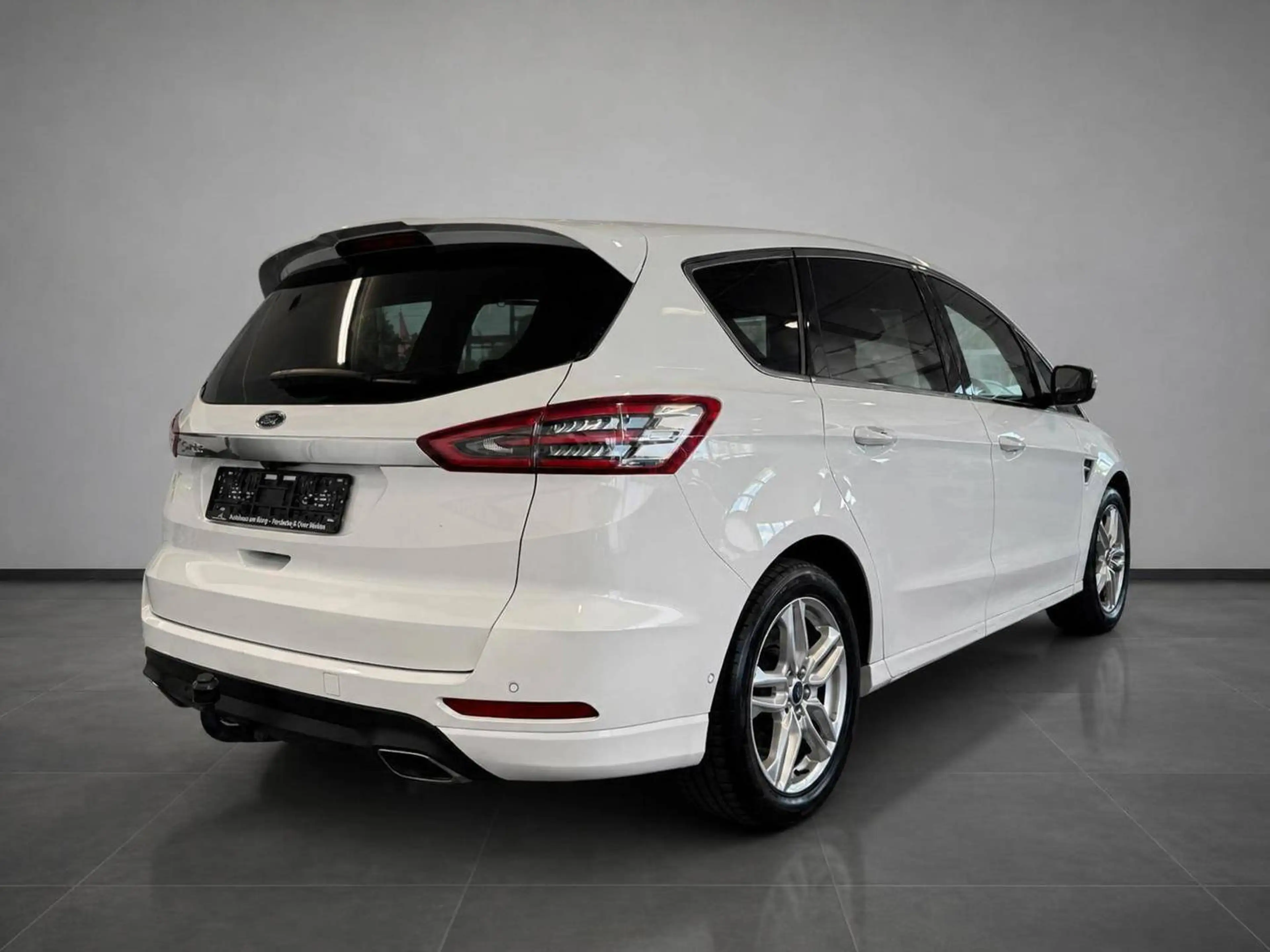 Ford S-Max Titanium — photo 7
