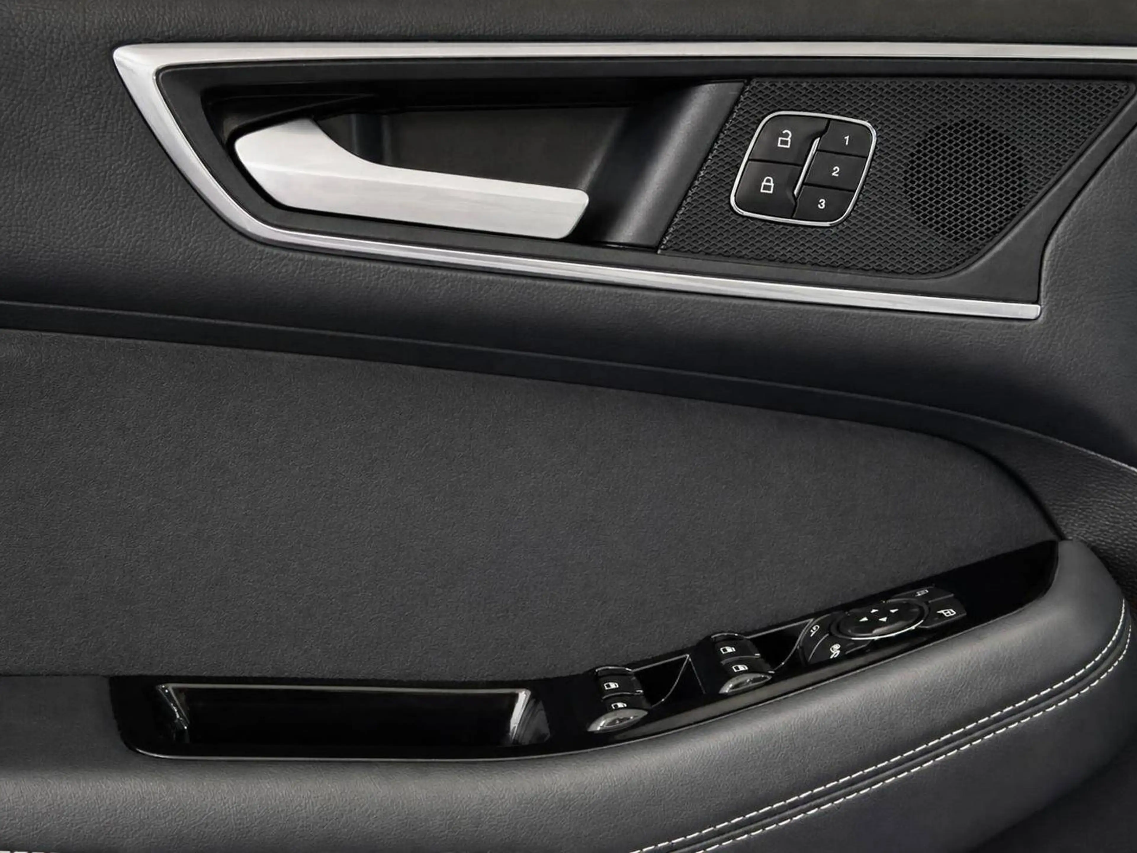 Ford S-Max Titanium — photo 12