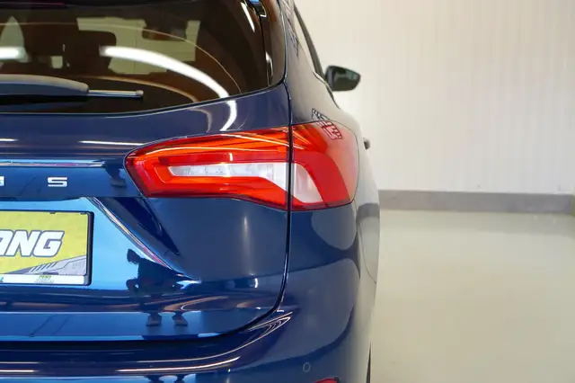Ford Focus view 6