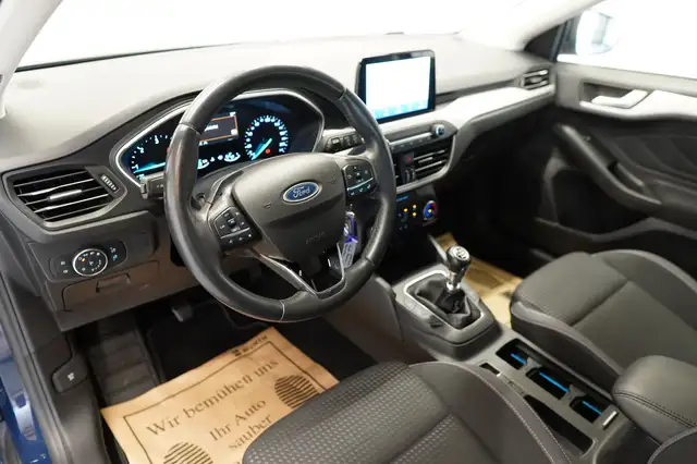 Ford Focus view 14