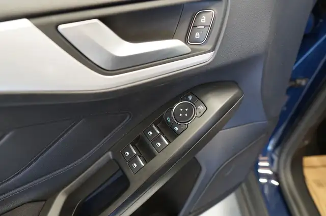Ford Focus view 15