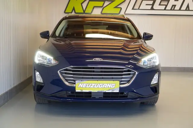 Ford Focus view 9
