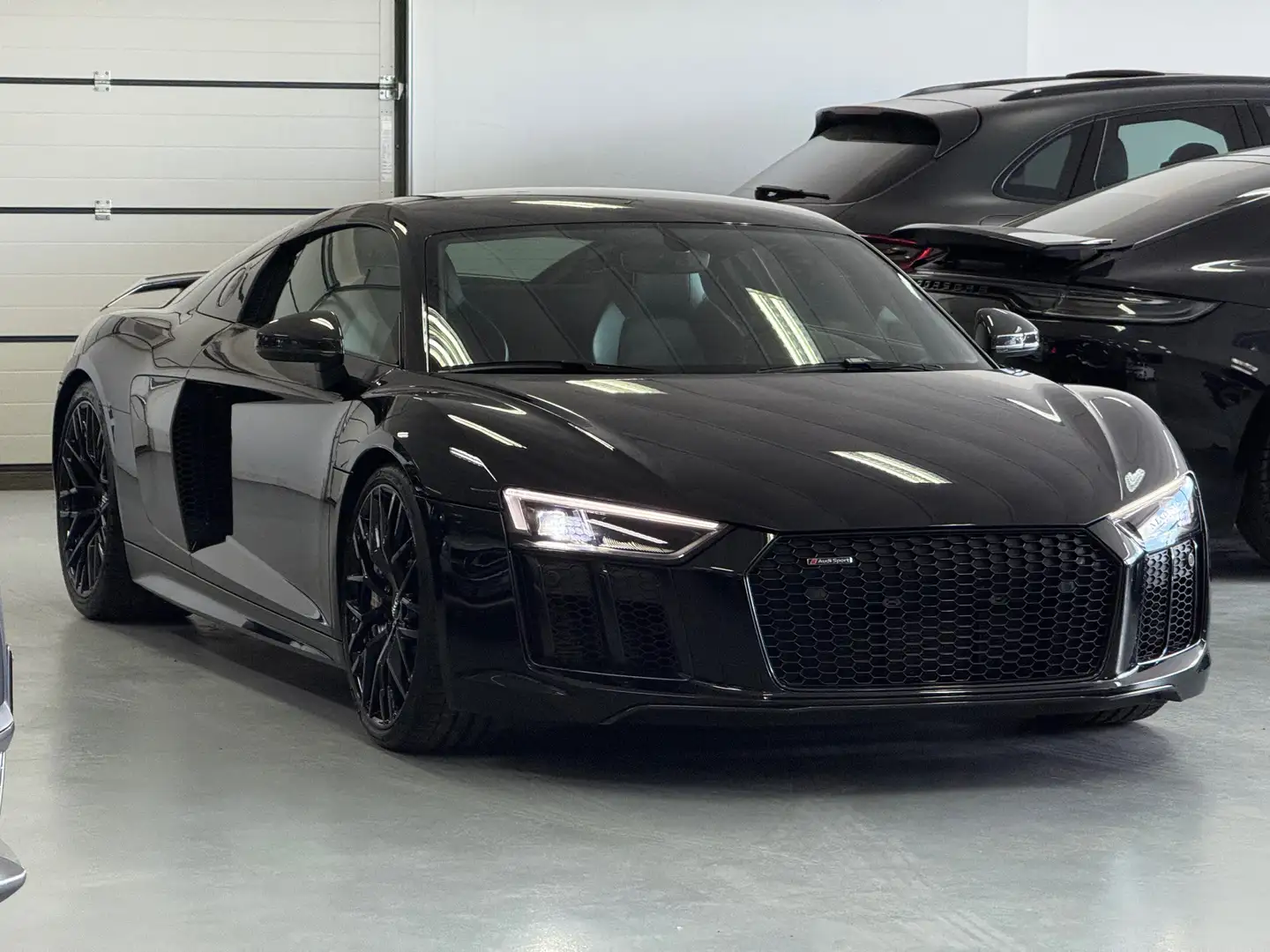 Audi R8 R8 V10 Plus 5.2 FSI 610 S tronic 7 Quattro Noir - 1