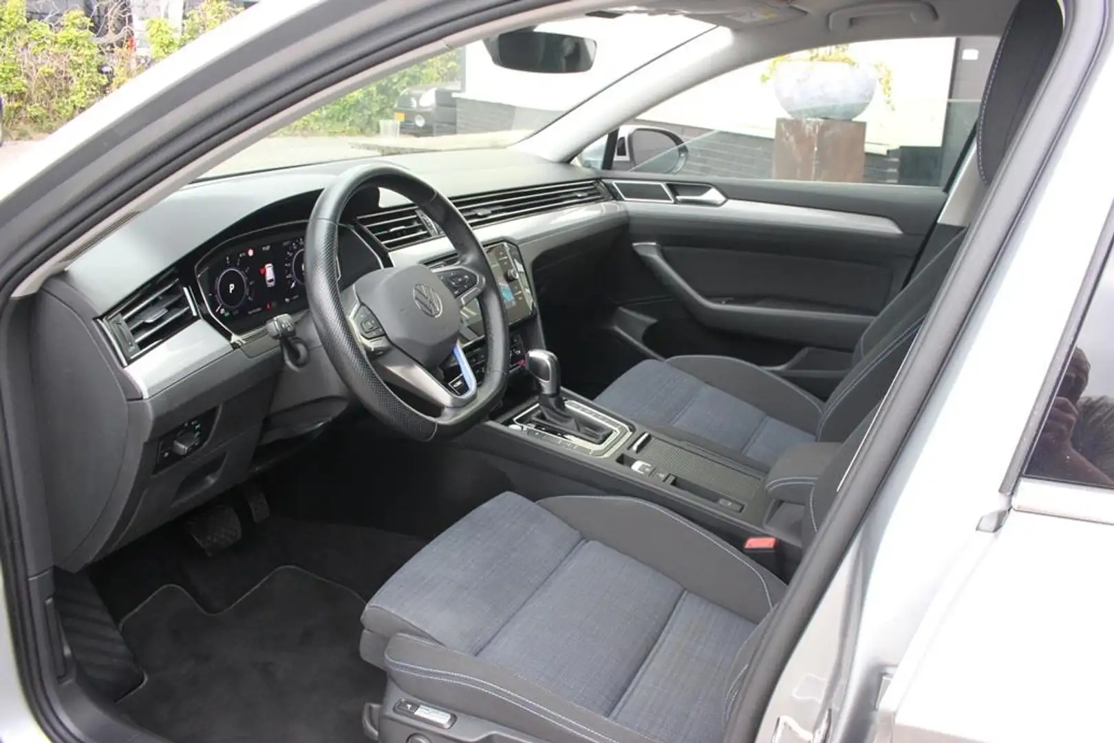Volkswagen Passat Variant 1.4 TSI PHEV GTE Business | Trekhaak | Gris - 2