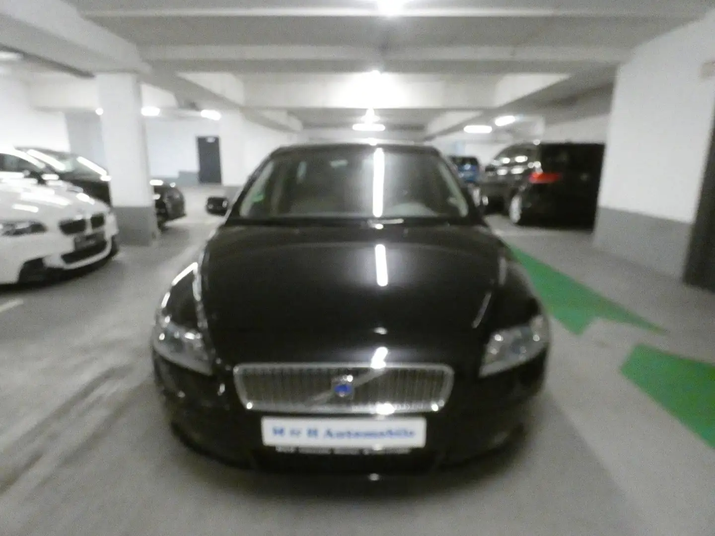 Volvo V50 Kombi T5 Summum*Auto.*NAVI*AHK*LEDER* Noir - 2