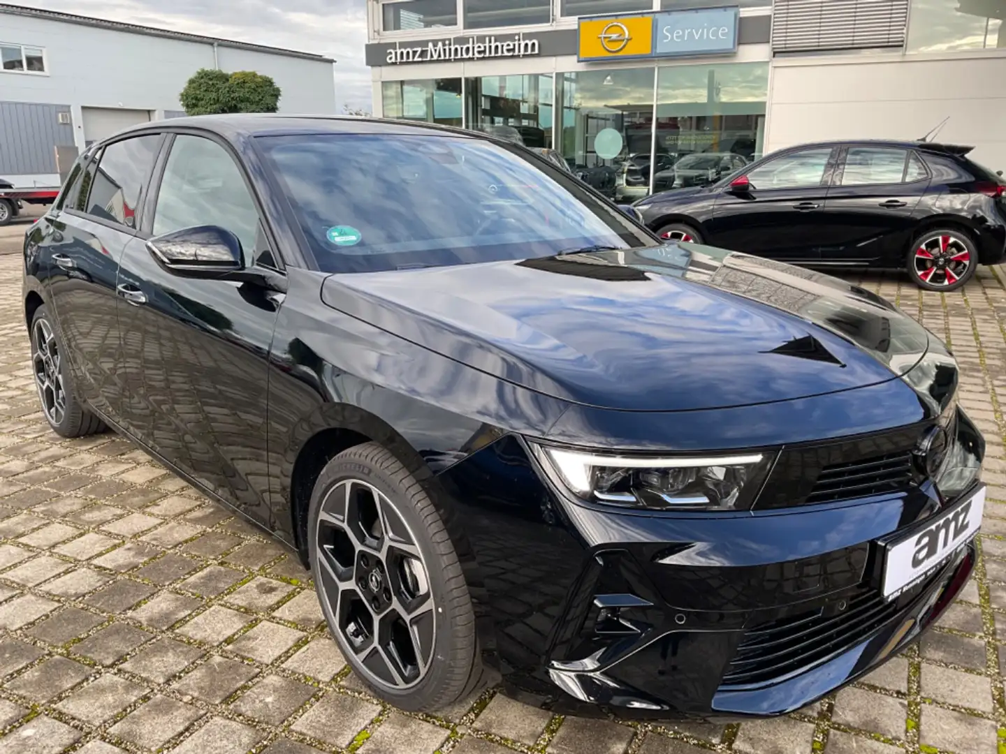 Opel Astra GS Line*Automatik *INVENTUR-ABVERKAUF* Zwart - 2