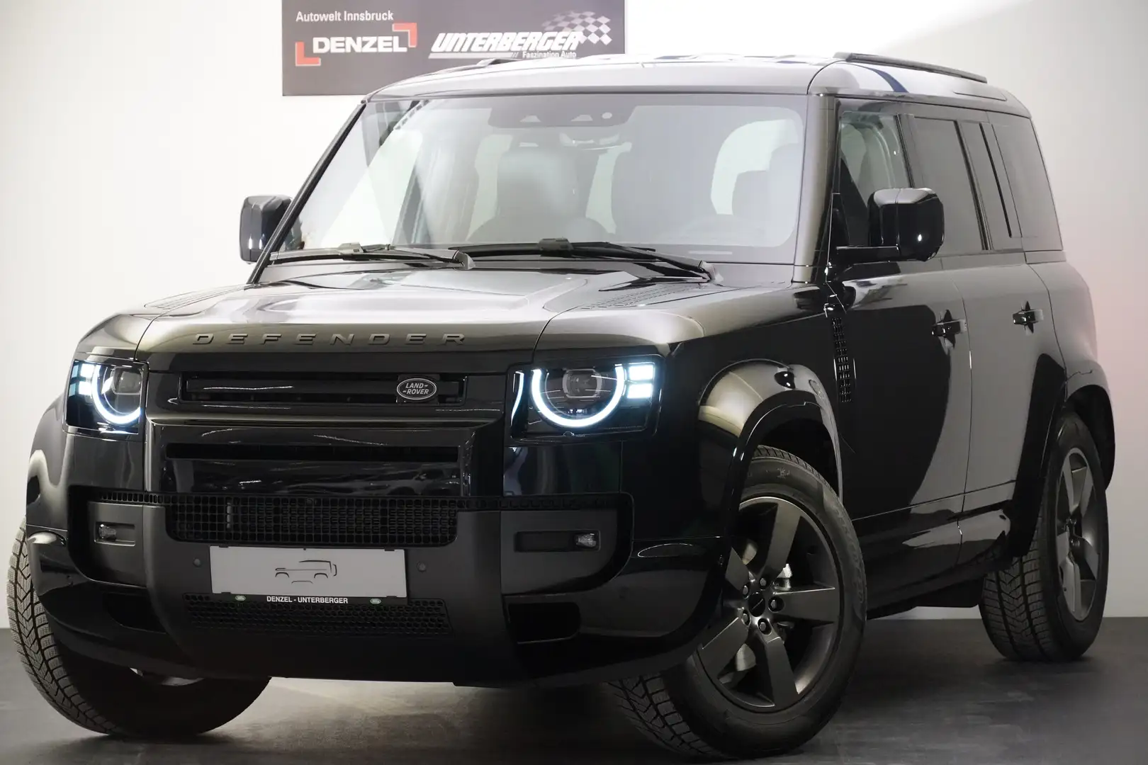 Land Rover Defender 3.0D X Dyn SE Schwarz - 1