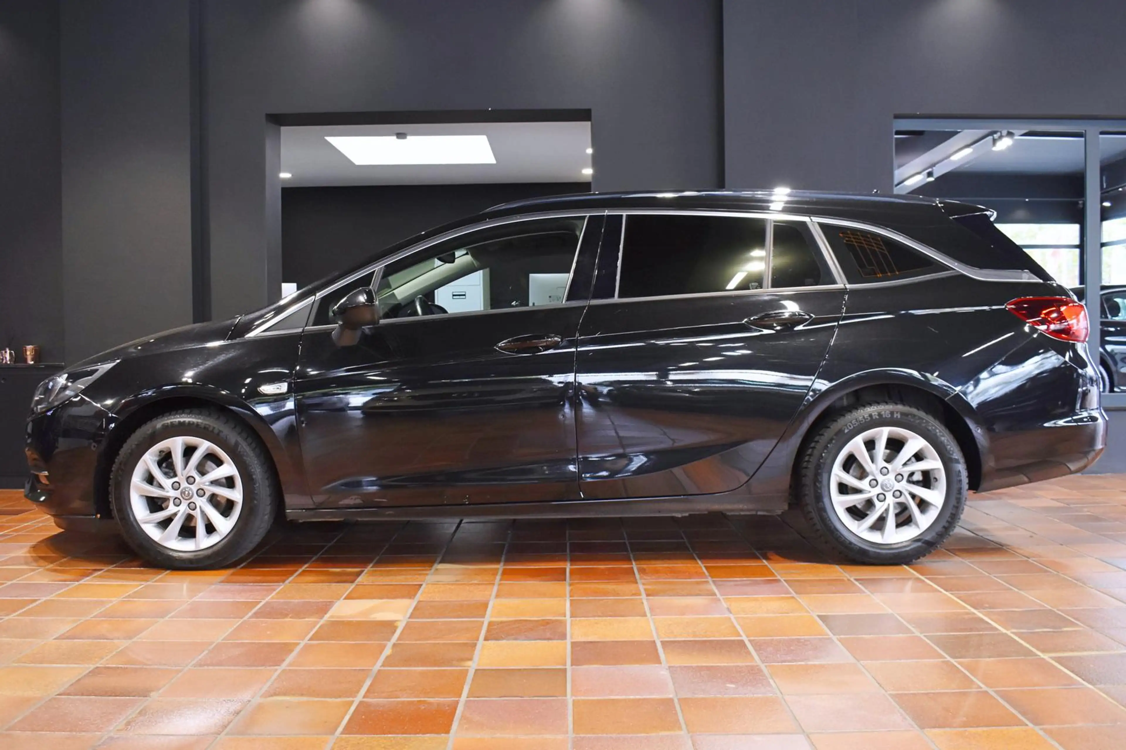 Opel Astra ST 1.5 9G ELEGANCE NAV KAM LEDER WINTER-PAKET LED — photo 2