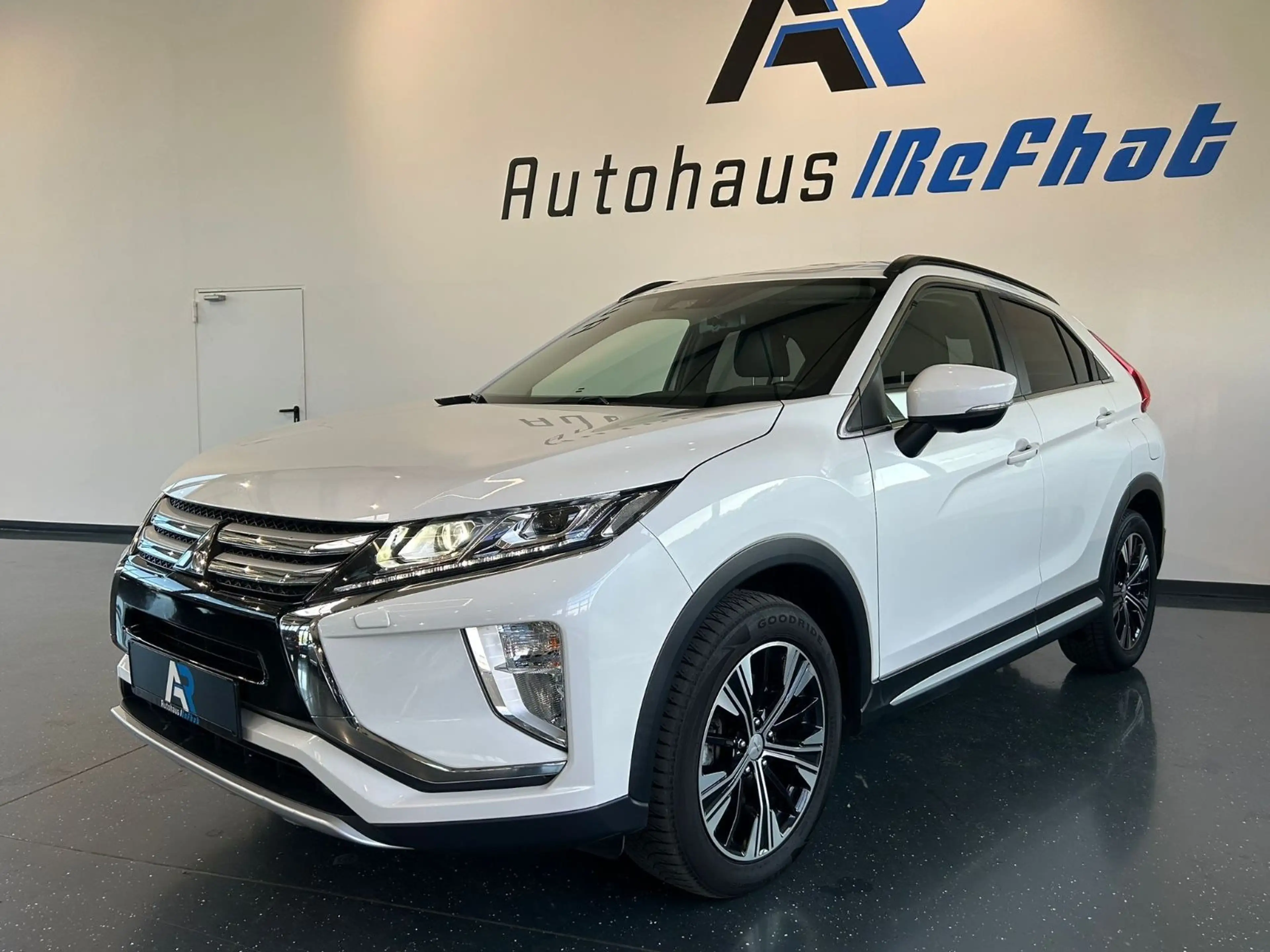 Mitsubishi Eclipse Cross Top 4WD*ACC*LED*AHK*SHZ*HUD*PDC* — photo 3