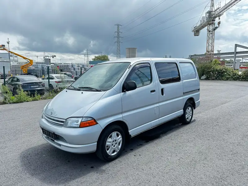 Toyota Hiace 2.4 Diesel Normal Moteur Ordinaire Simple