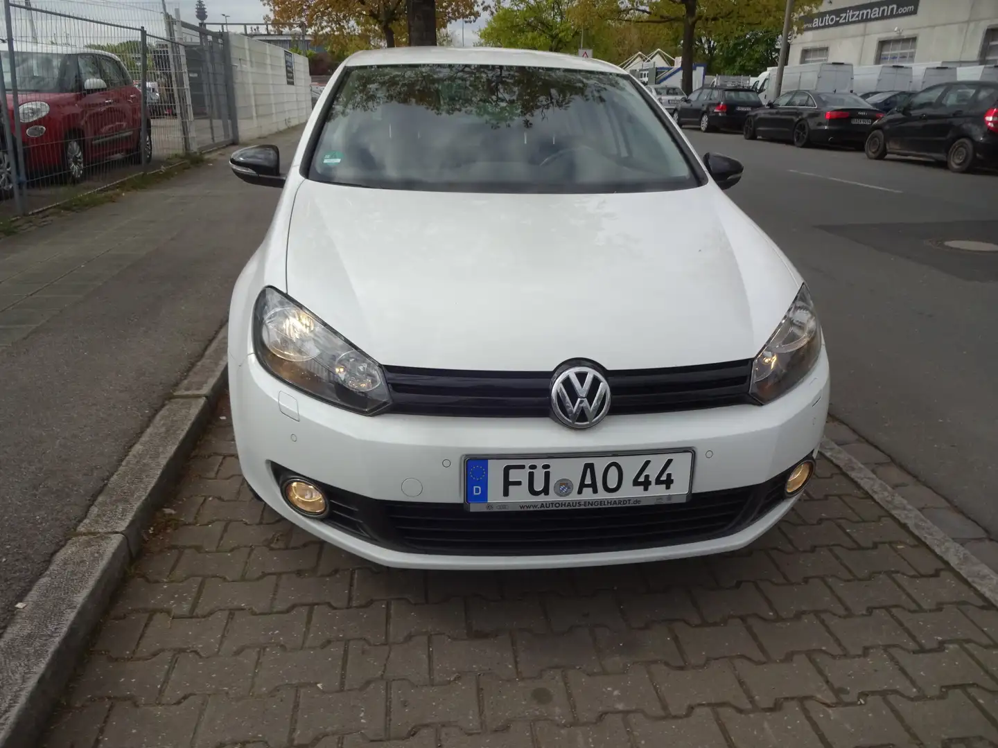 Volkswagen Golf Match,Teilleder,Klimatronik euro5 ,TÜV05.25 Weiß - 1