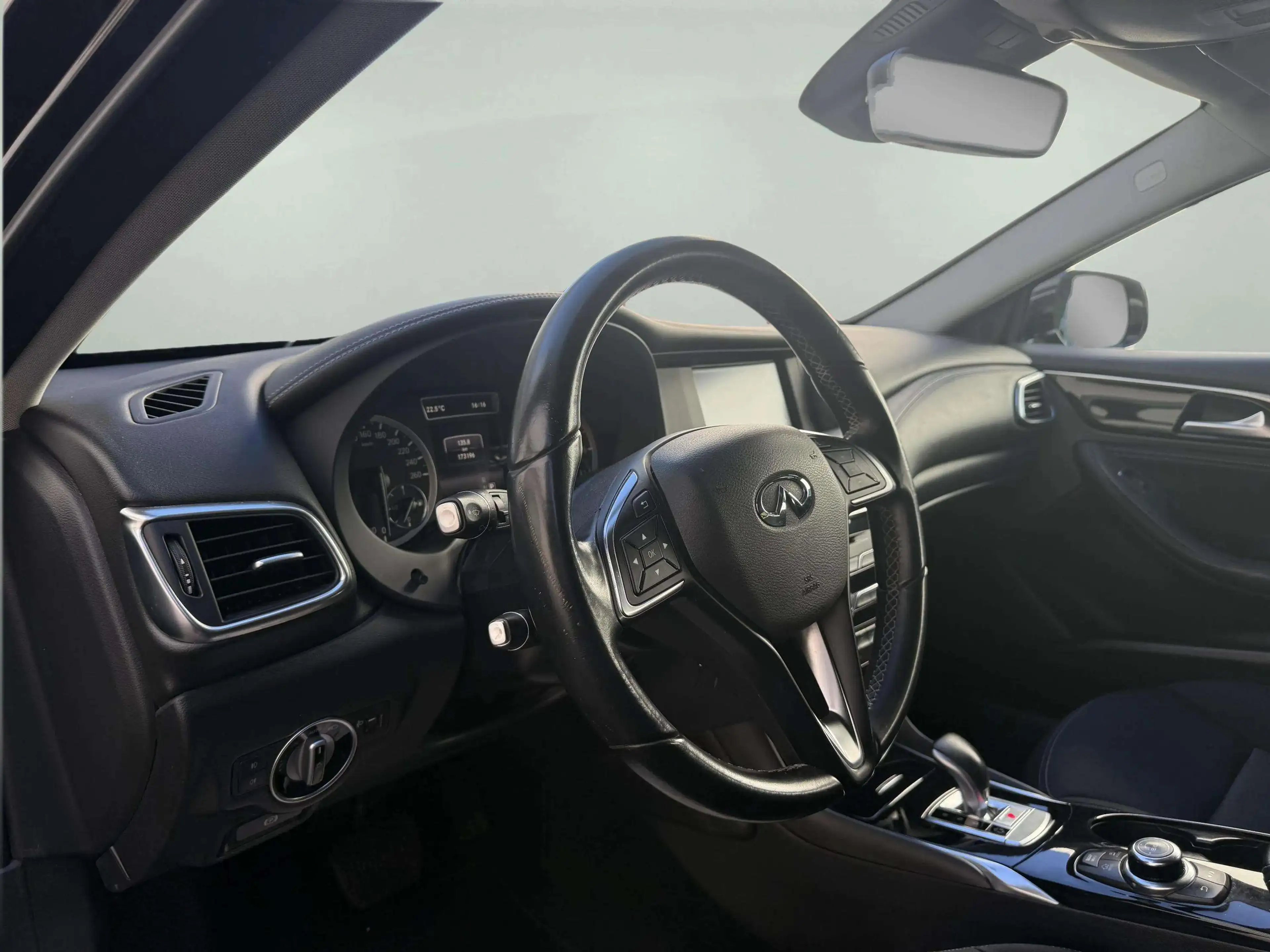 Infiniti Q30 Q30 1.5d  *9.503€ HTVA**Clim auto*Boite auto*garantie 12 mois* — photo 10