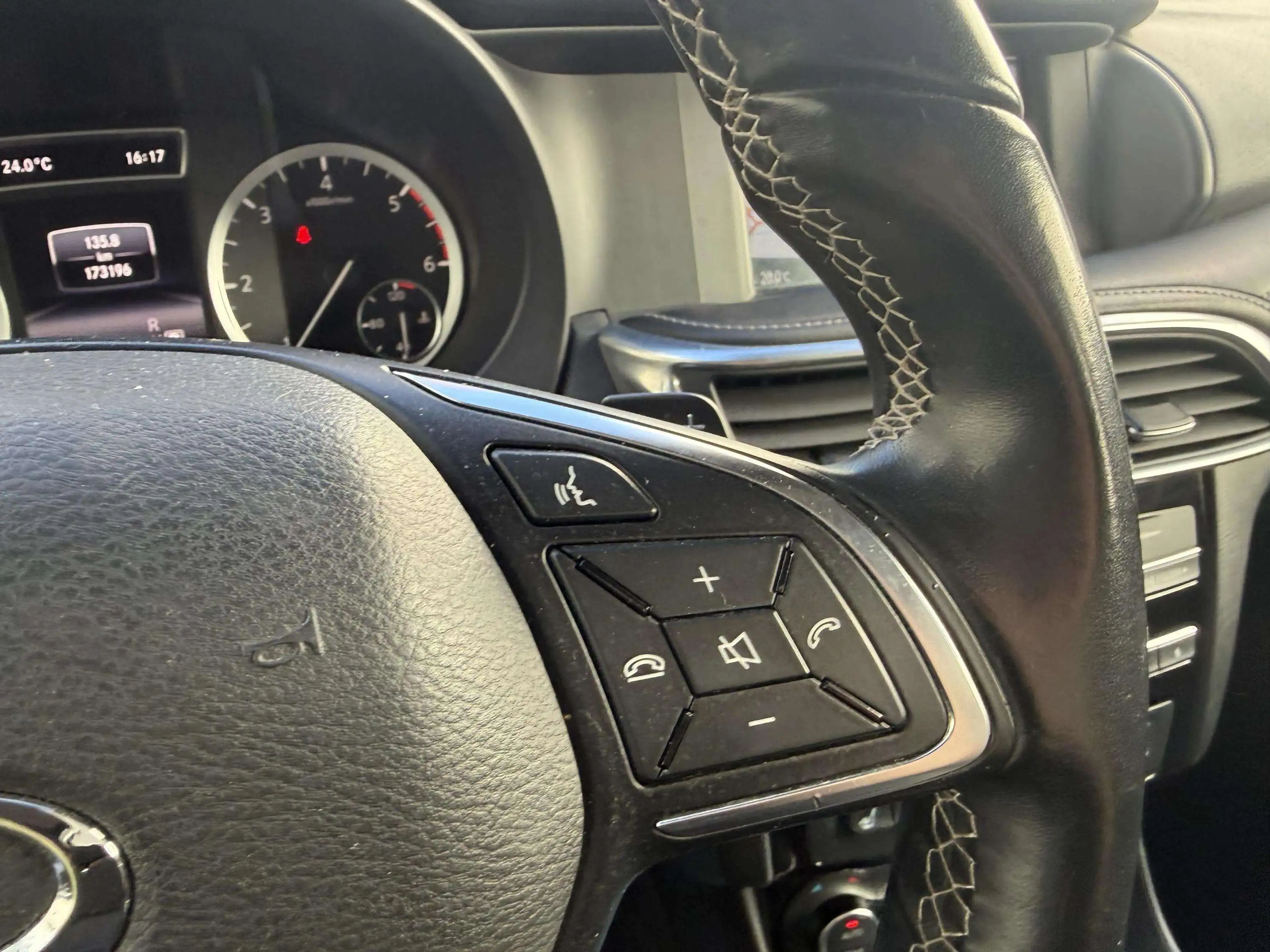 Infiniti Q30 Q30 1.5d  *9.503€ HTVA**Clim auto*Boite auto*garantie 12 mois* — photo 21