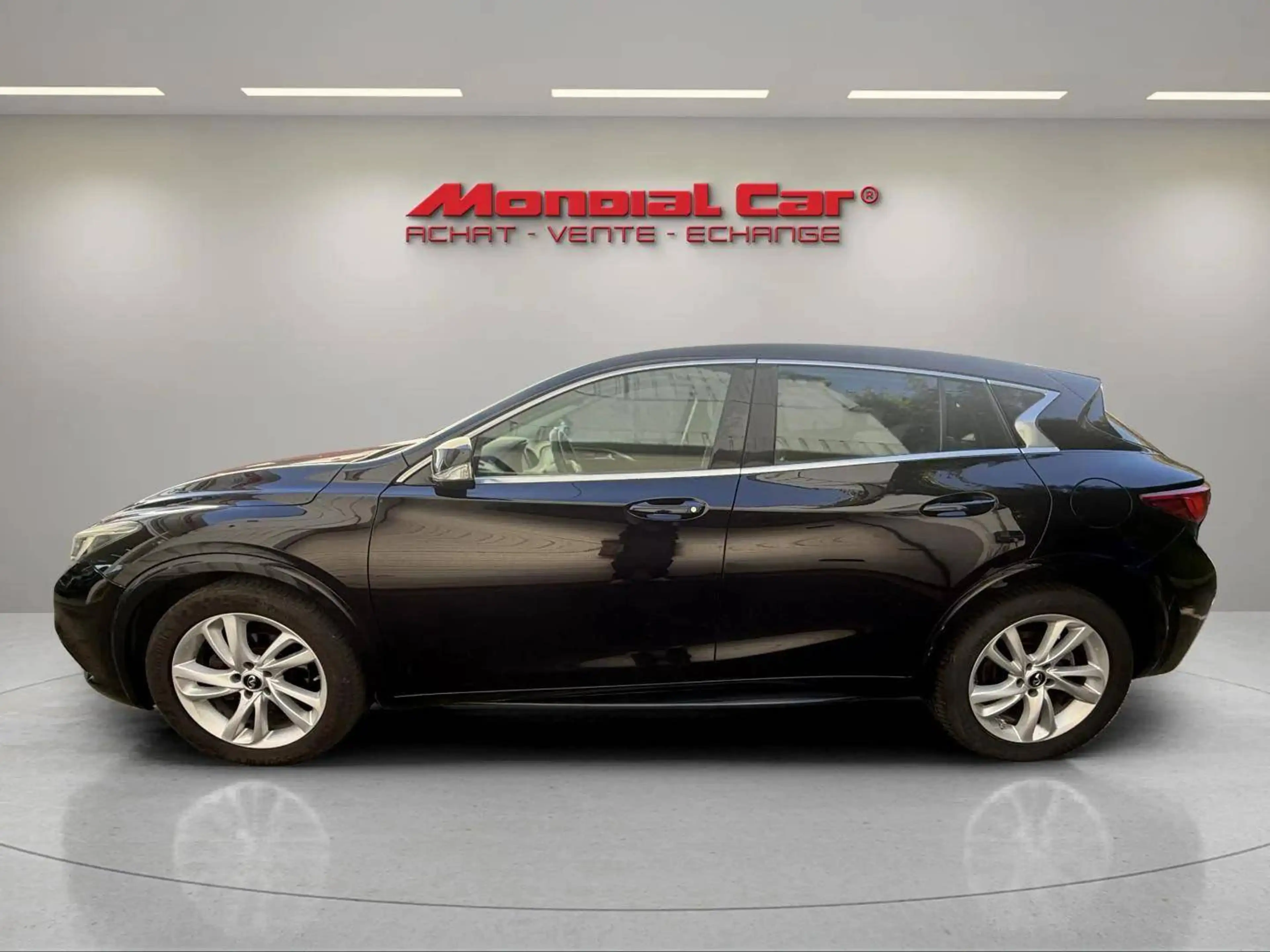 Infiniti Q30 Q30 1.5d  *9.503€ HTVA**Clim auto*Boite auto*garantie 12 mois* — photo 9