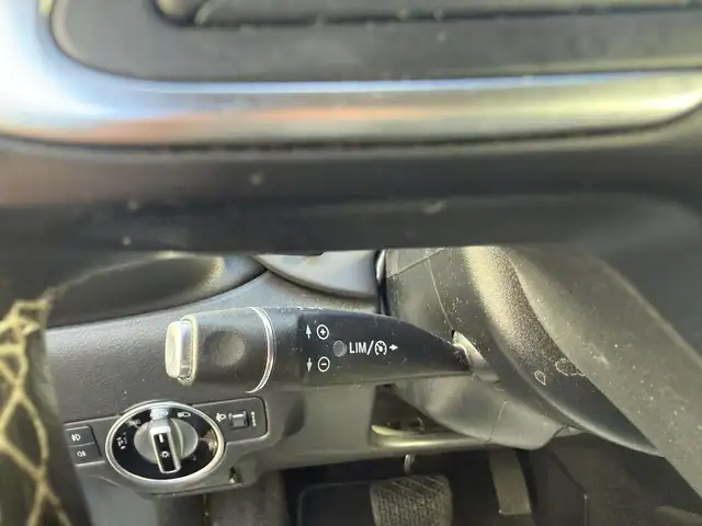 Infiniti Q30 view 15