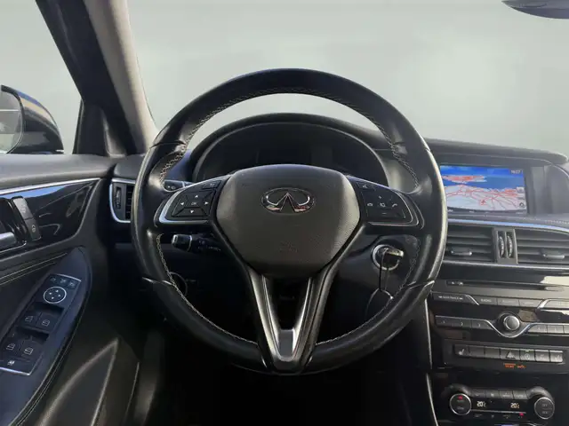Infiniti Q30 view 14