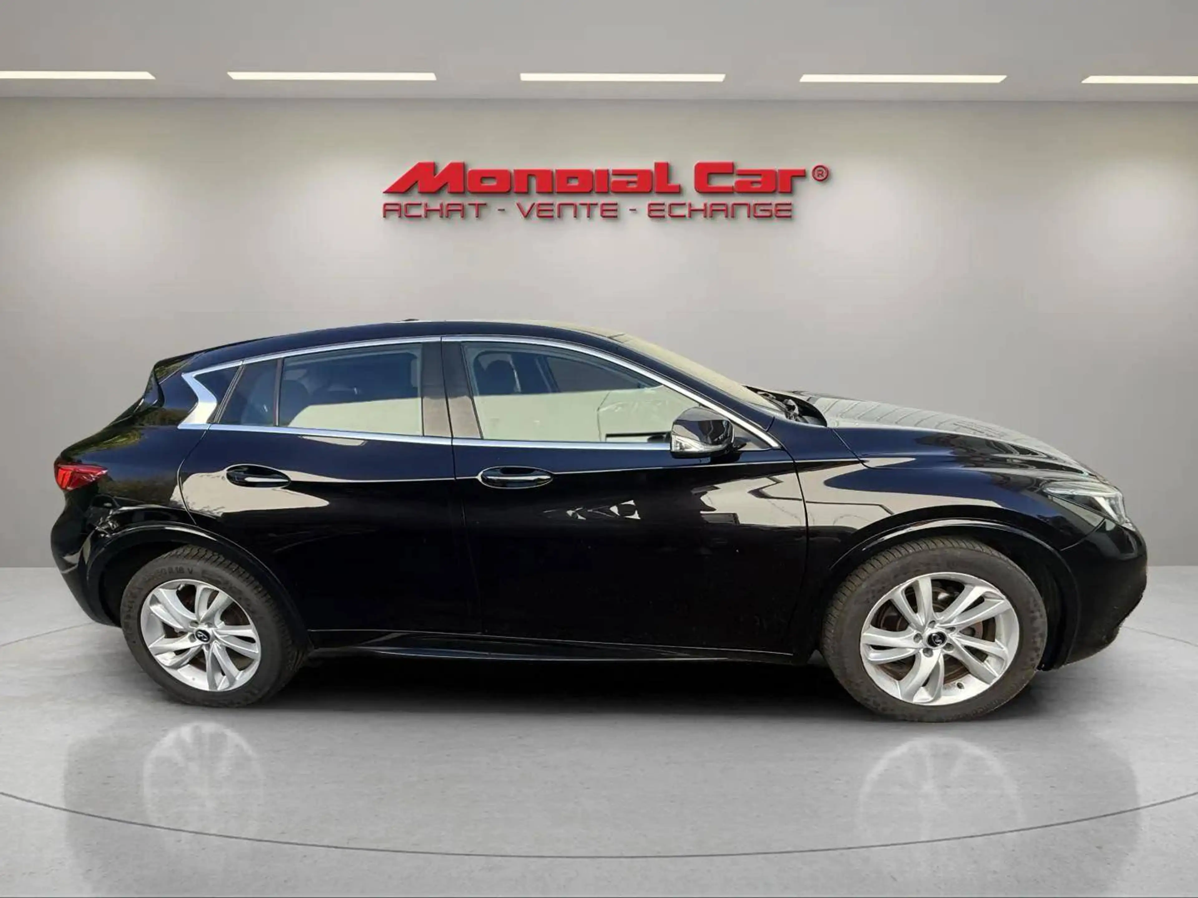 Infiniti Q30 Q30 1.5d  *9.503€ HTVA**Clim auto*Boite auto*garantie 12 mois* — photo 5