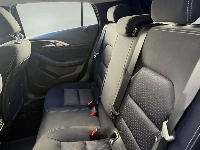 Infiniti Q30 view 12