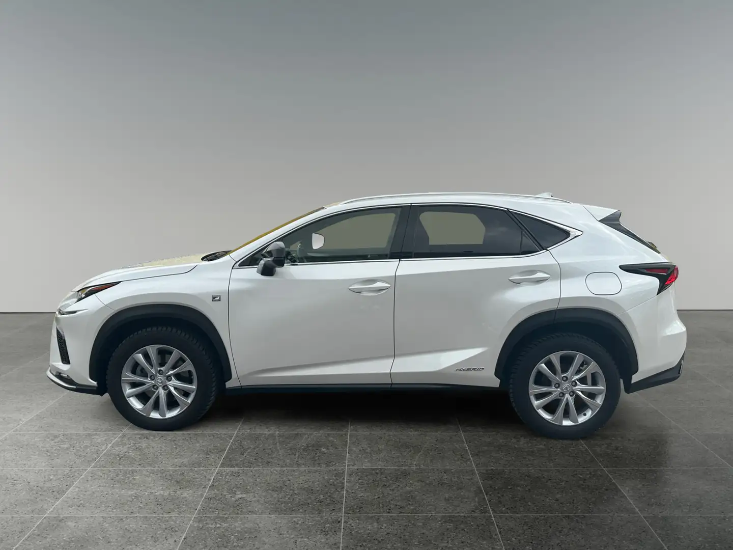 Lexus NX 300h F-Sport Hybrid Aut. inkl. Anhängevorrichtung und Weiß - 2