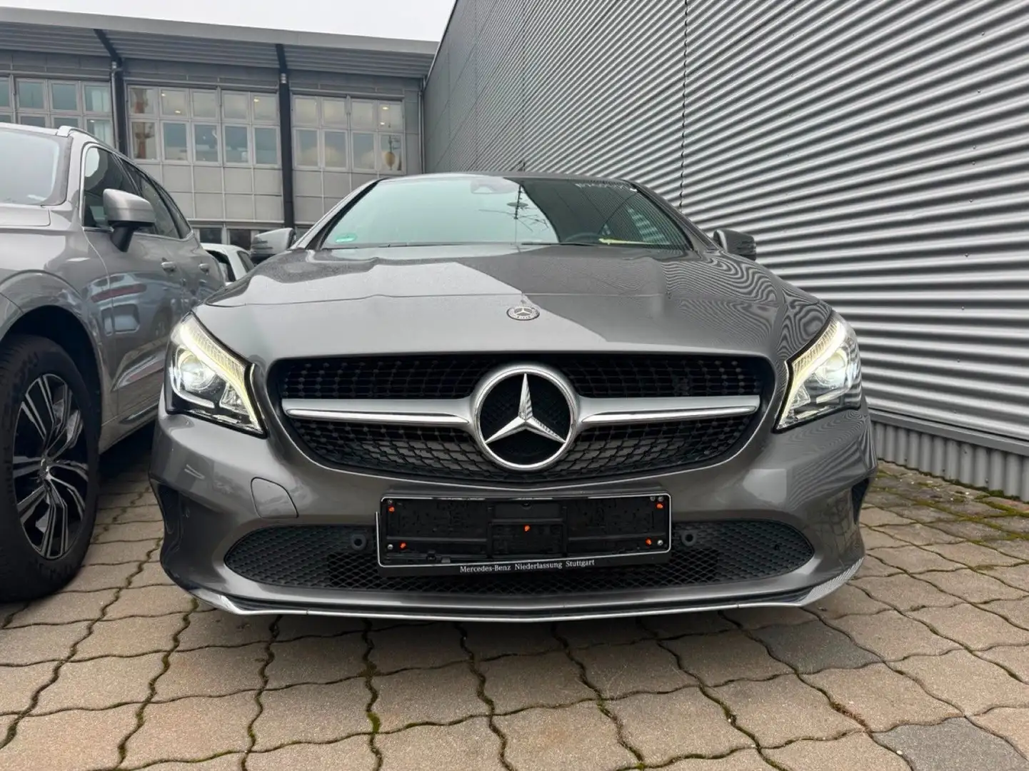 Mercedes-Benz CLA 200 SB Urban (EURO 6d-TEMP) Grau - 2