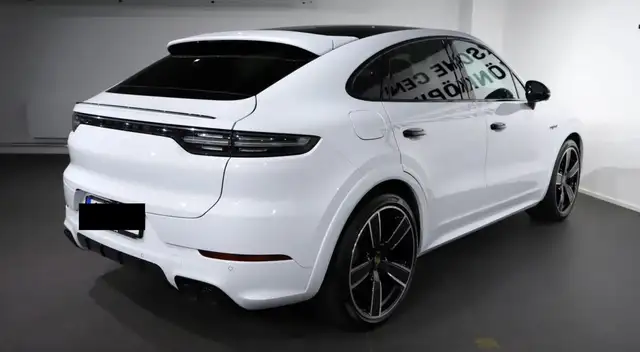 Porsche Cayenne view 9