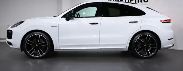 Porsche Cayenne view 4