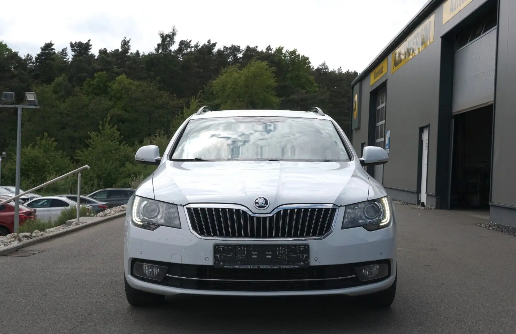 Skoda Superb Combi 3.6 FSI L&K 4x4*TEMP*STDHZ*RFK*XENO Weiß - 2