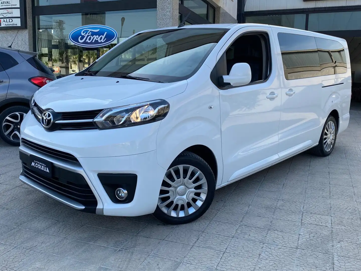 Toyota Proace Verso 2.0D 145CV 9 POSTI LUNGO DOPPIA PORTA LOUNGE Wit - 1