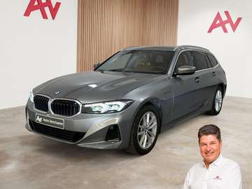 e Touring ** Curved Display | Navi/Carplay | Cr...