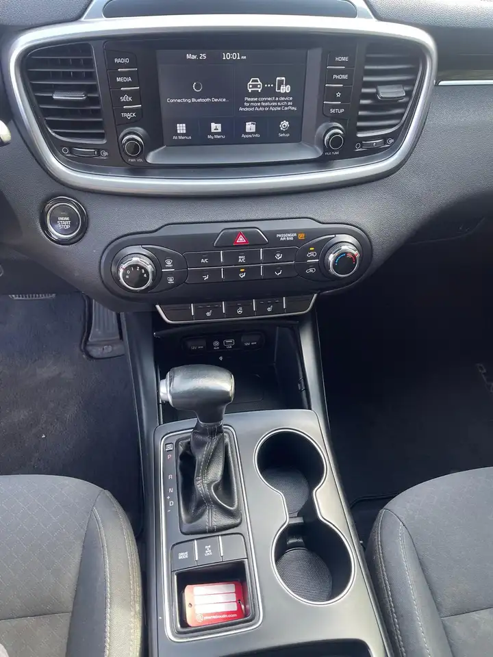 Kia Sorento снимка Kia Sorento