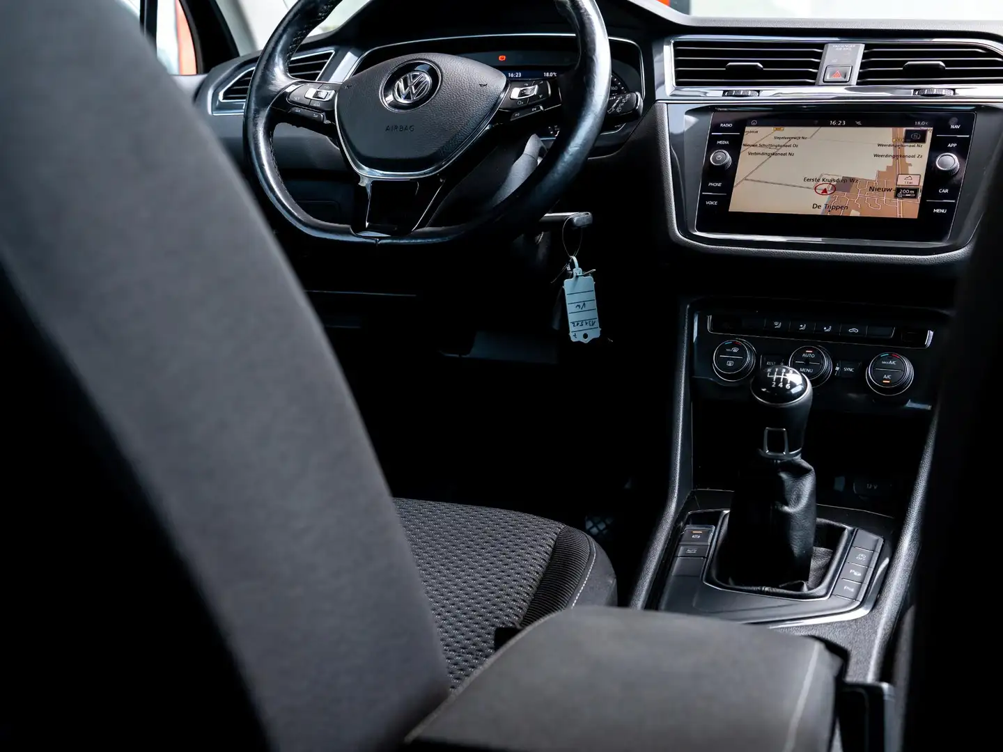 Volkswagen Tiguan Allspace 1.4 TSI Comfortline | Trekhaak | Camera | Virtual Zwart - 2